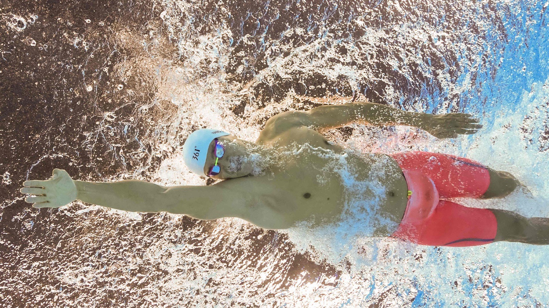 决赛预演！欧冠迎来榜首之争，巴黎运气糟糕，拜仁气势完胜，欧冠决赛拜仁巴黎你支持谁