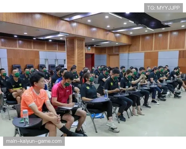 俱乐部举办国际训练营 引进外籍教练团队，如何去国外俱乐部青训队训练